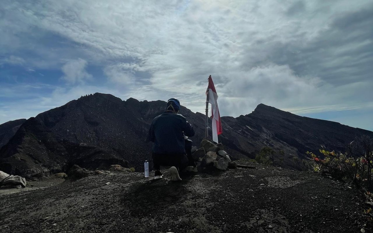 Gunung Raung Masih Berstatus Waspada, Pendaki Dilarang Kibarkan Bendera di Puncak Saat HUT RI ke-77