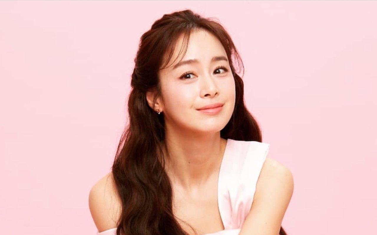 Ogah Menua, Visual Kim Tae Hee di Iklan Masker Terbaru Bikin Takjub