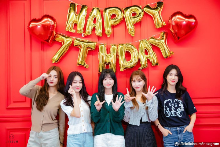 Yujeong Tak Perpanjang Kontrak