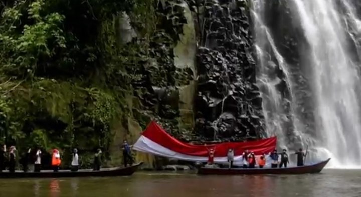 Di Air Terjun