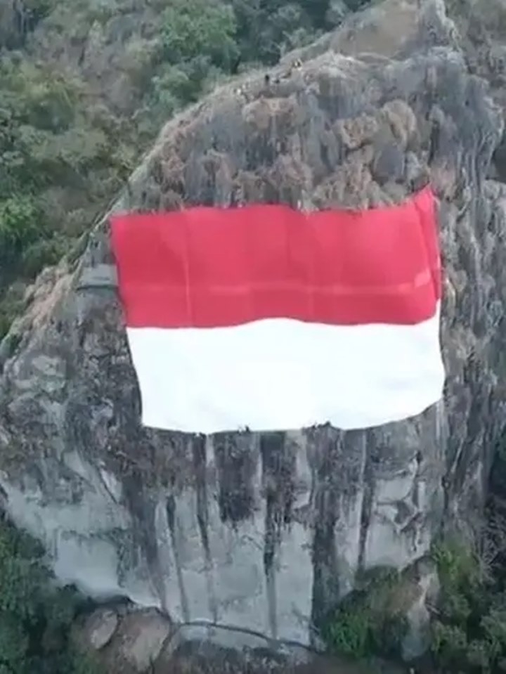 Lereng Gunung Api Purba