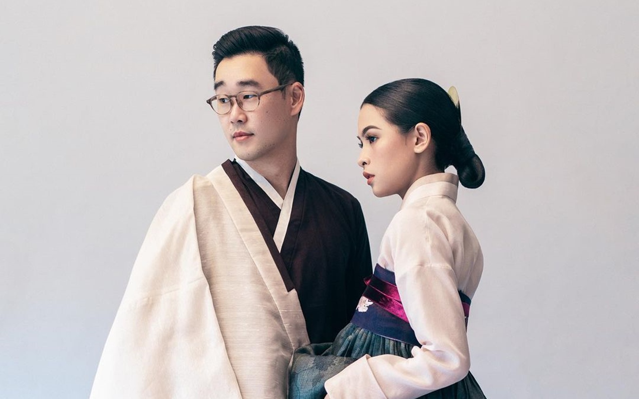 Jesse Choi Bagikan Momen Makan Gurita Mentah Bareng Maudy Ayunda, Ekspresi Bikin Salfok