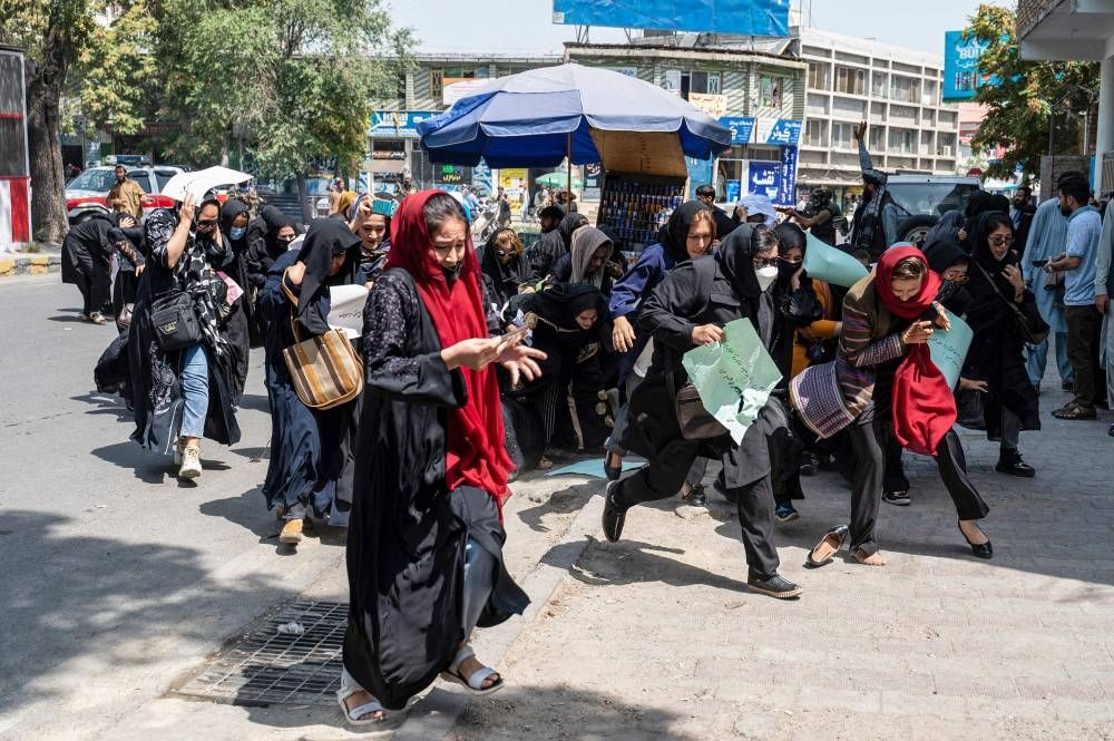 Taliban Bubarkan Aksi Protes Wanita di Afghanistan Dengan Kasar, Layangkan Pukulan Hingga Tembakan