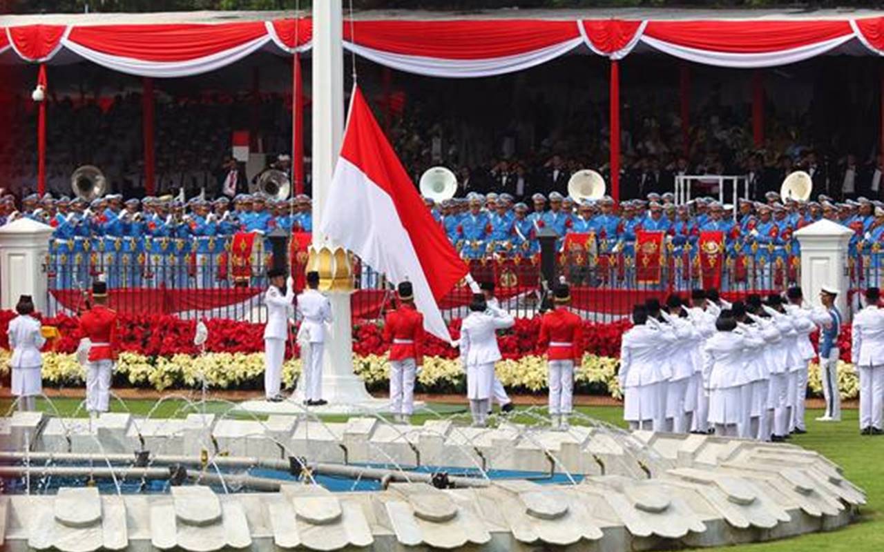 Masyarakat Diminta Berdiri Tegak-Sikap Hormat Pada 17 Agustus Pukul 10.17 WIB