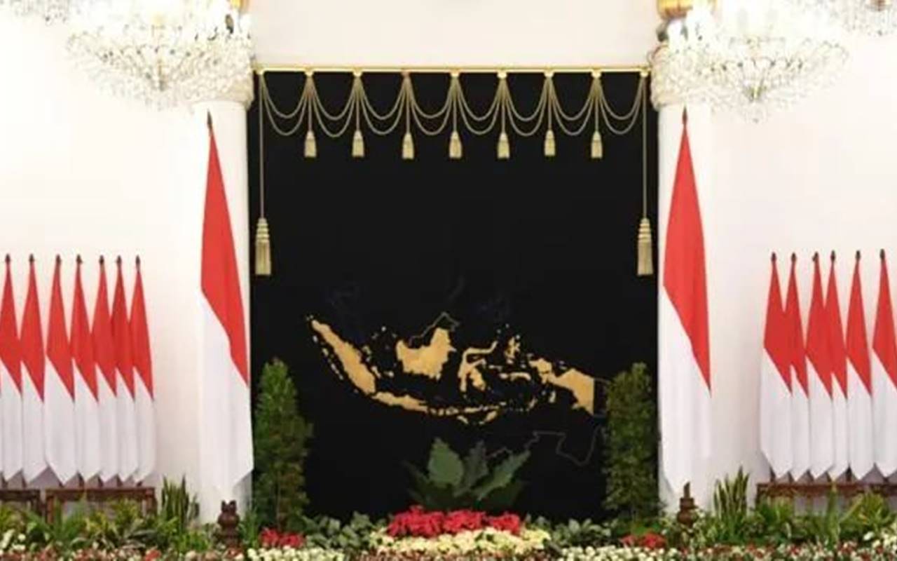 Bendera Merah Putih Berkibar di Darat, Laut dan Udara pada Momen HUT RI ke-77