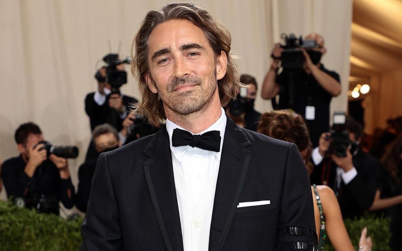 Aktor Lee Pace Nikahi Kekasih Prianya Matthew Foley