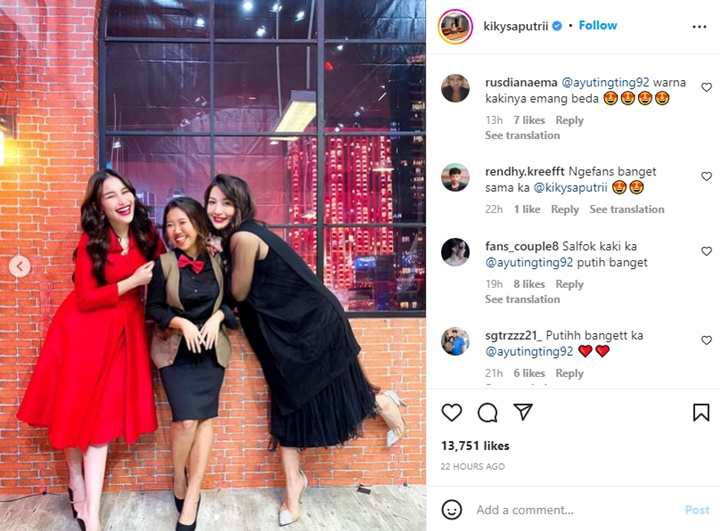 Penampilan Mencolok Ayu Ting Ting Bikin Silau, Kaki Kelewat Putih Jadi Perbincangan
