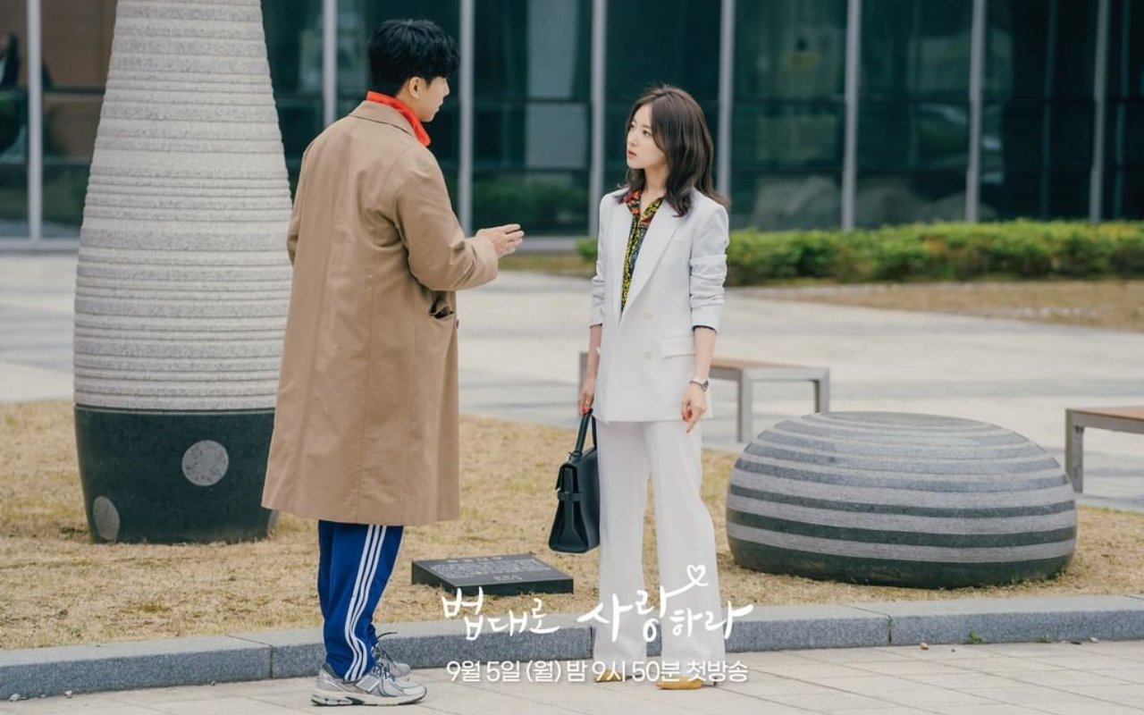 Satukan Lee Seung Gi dan Lee Se Young, Aspek Romcom 'Love by Law' Dijamin Seru Abis!