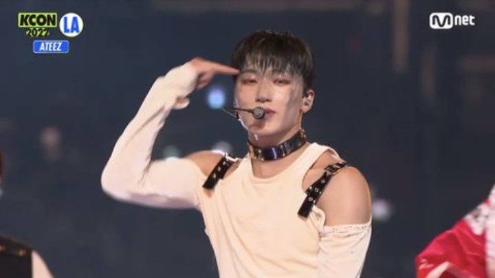 Akibat Ngotot, Cat Rambut San ATEEZ Luntur Saat Perform di \'KCON LA 2022\'