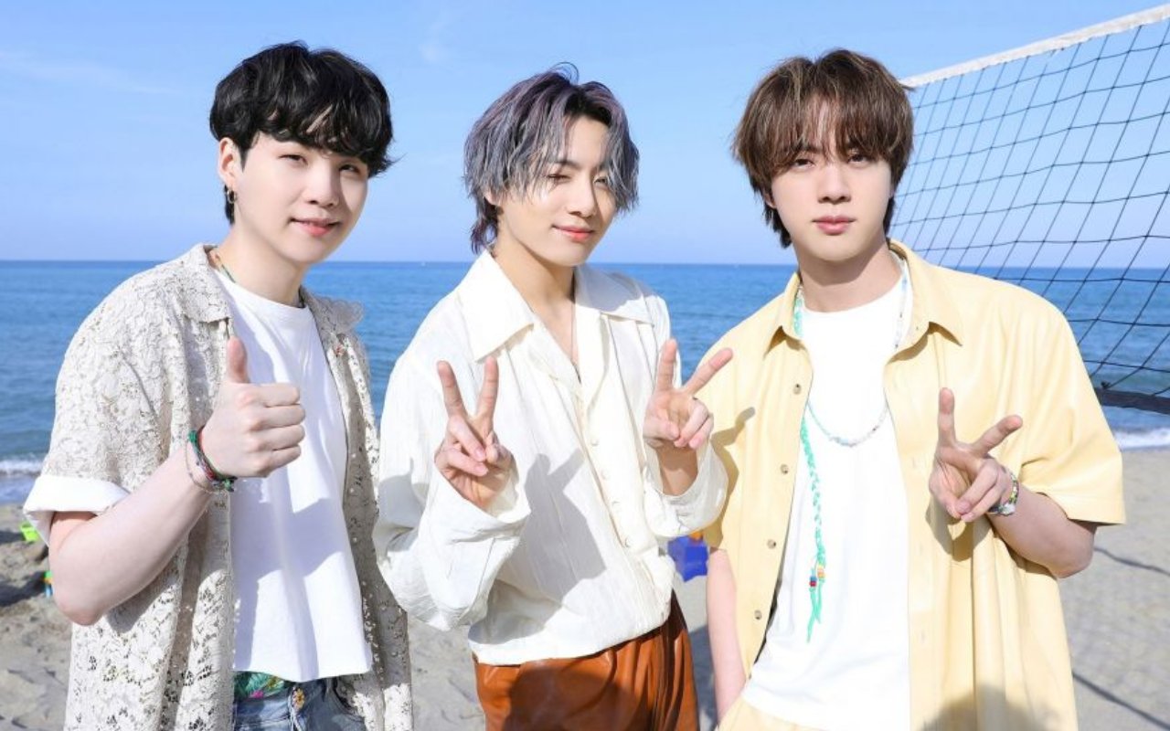Tunjukkan Jiwa-jiwa Introvert, Momen V Live Lawas Jin Suga dan Jungkook BTS Jadi Sorotan