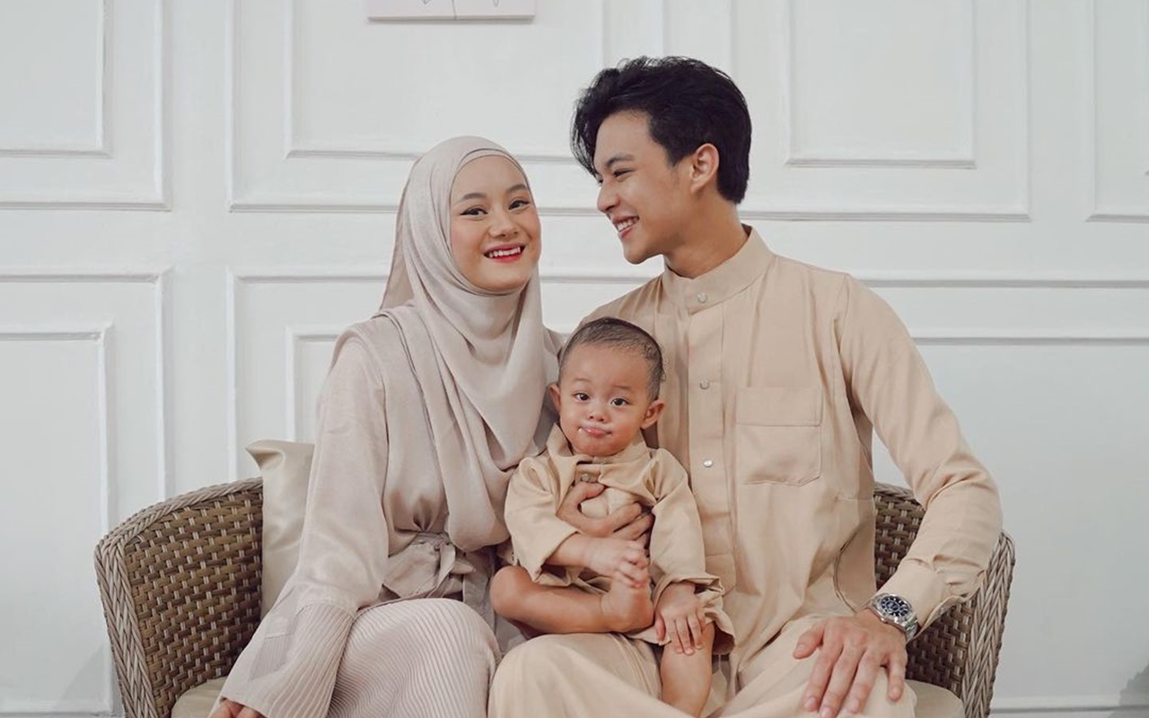 Ajak Baby Shaka, 8 Potret Dinda Hauw dan Rey Mbayang Umrah di Tanah Suci