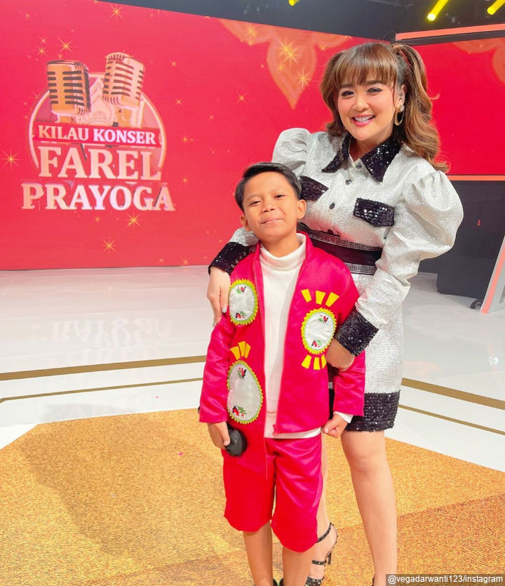 Bersama Vega Darwanti