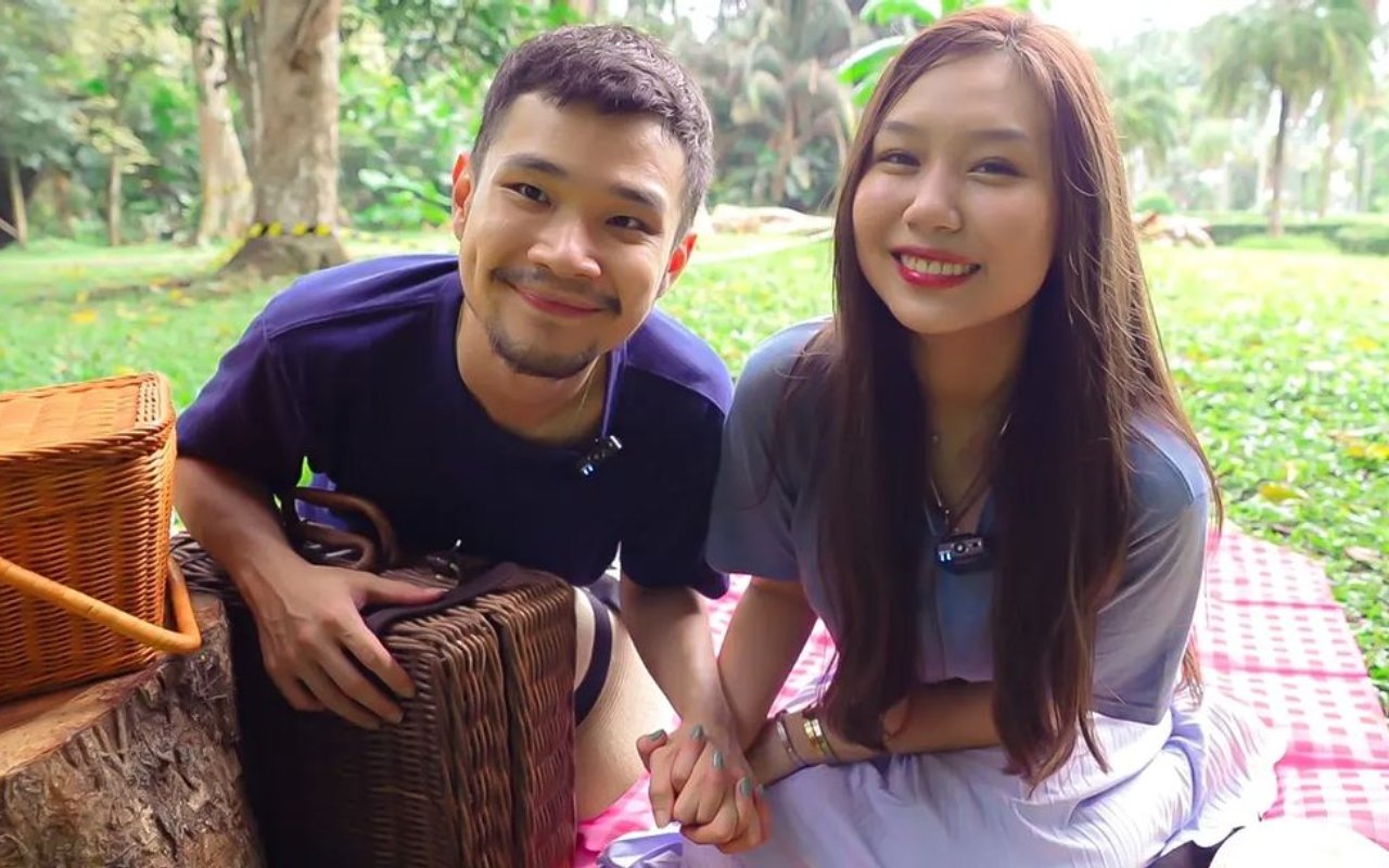 Romantis! Jess No Limit Bertekuk Satu Lutut Persembahkan Cincin ke Sisca Kohl, Lamaran?