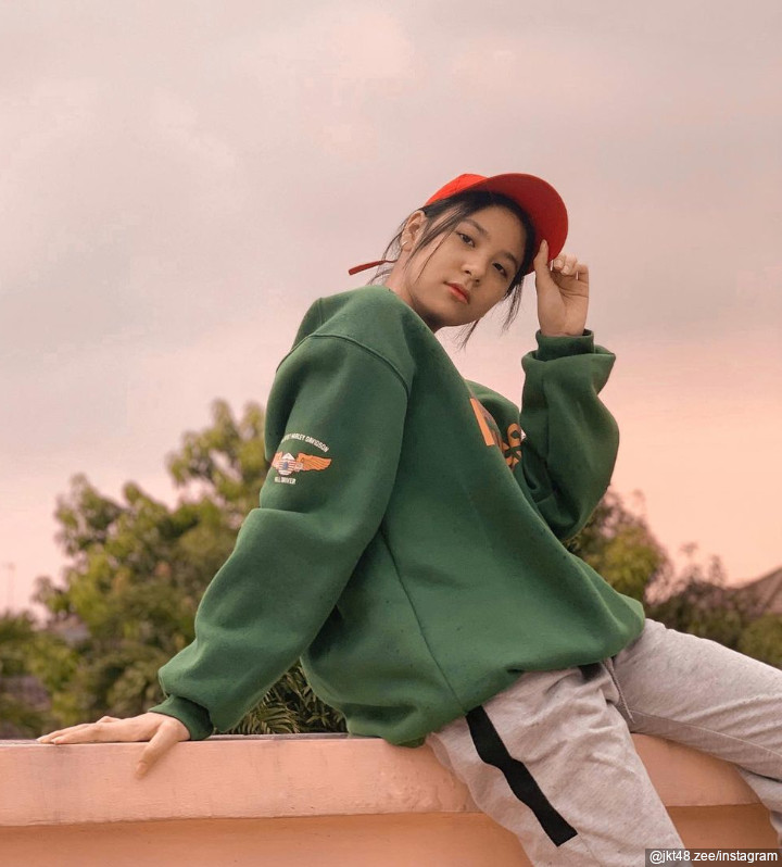 Sporty dengan Sweater dan Training