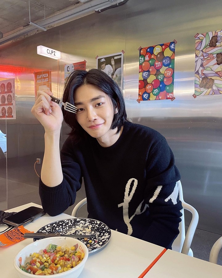 Pesona Saat Bare Face