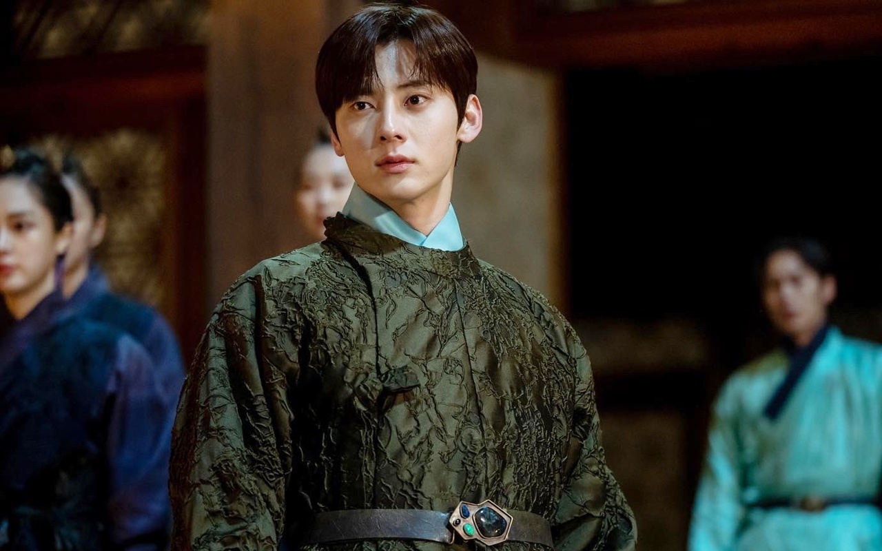 Akting Dipuji, Begini Persiapan Hwang Minhyun untuk Syuting Adegan Aksi 'Alchemy of Souls'