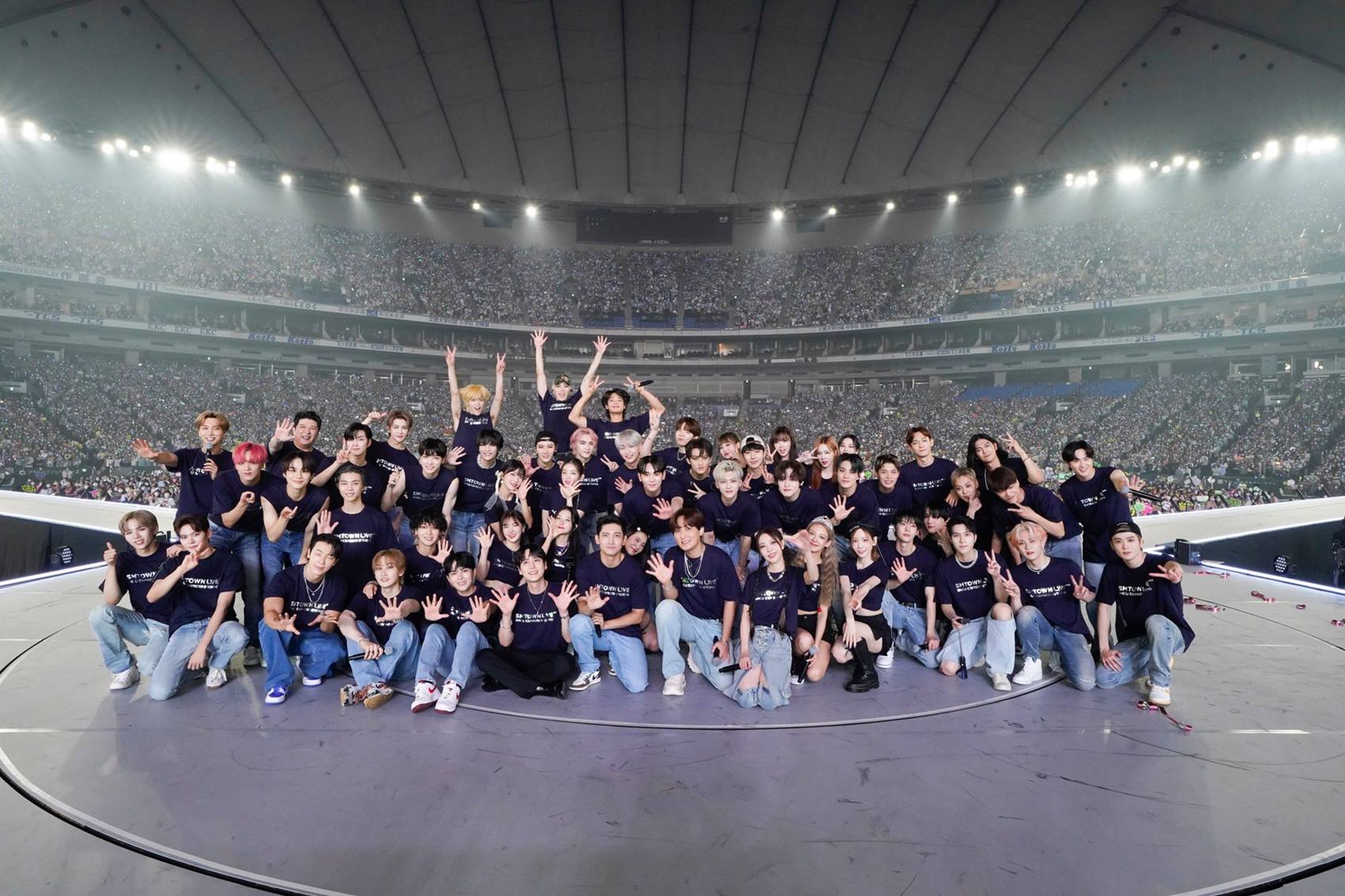 Hasil foto bersama artis SM di SMTOWN Tokyo