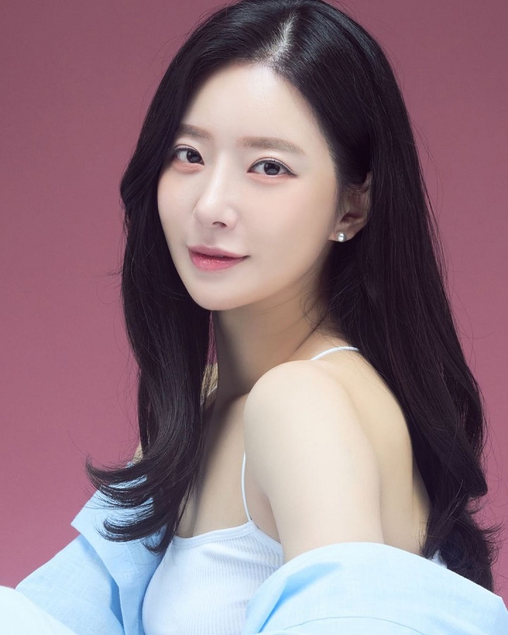 Cantik dengan Make Up Simpel