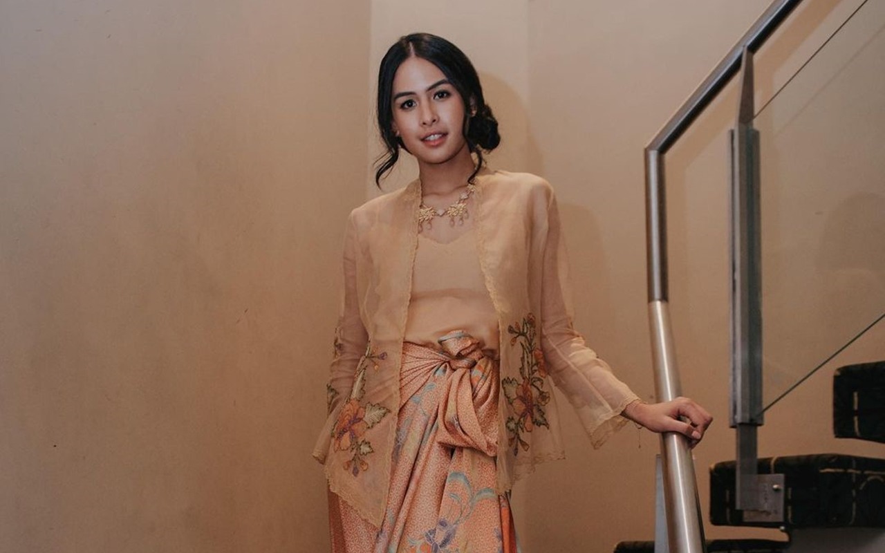 Maudy Ayunda Jadi Bridesmaid Cantik, Foto Candid Urusi Pengantin Ungkap Attitude Tak Biasa?