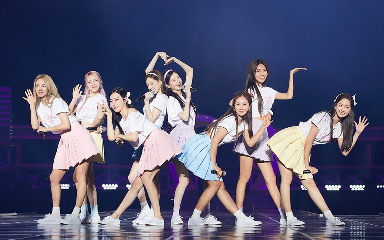 Fans SNSD Bikin Ngakak Usai Cosplay Jadi Thanos Hingga Power Ranger Versi Pink di Konser