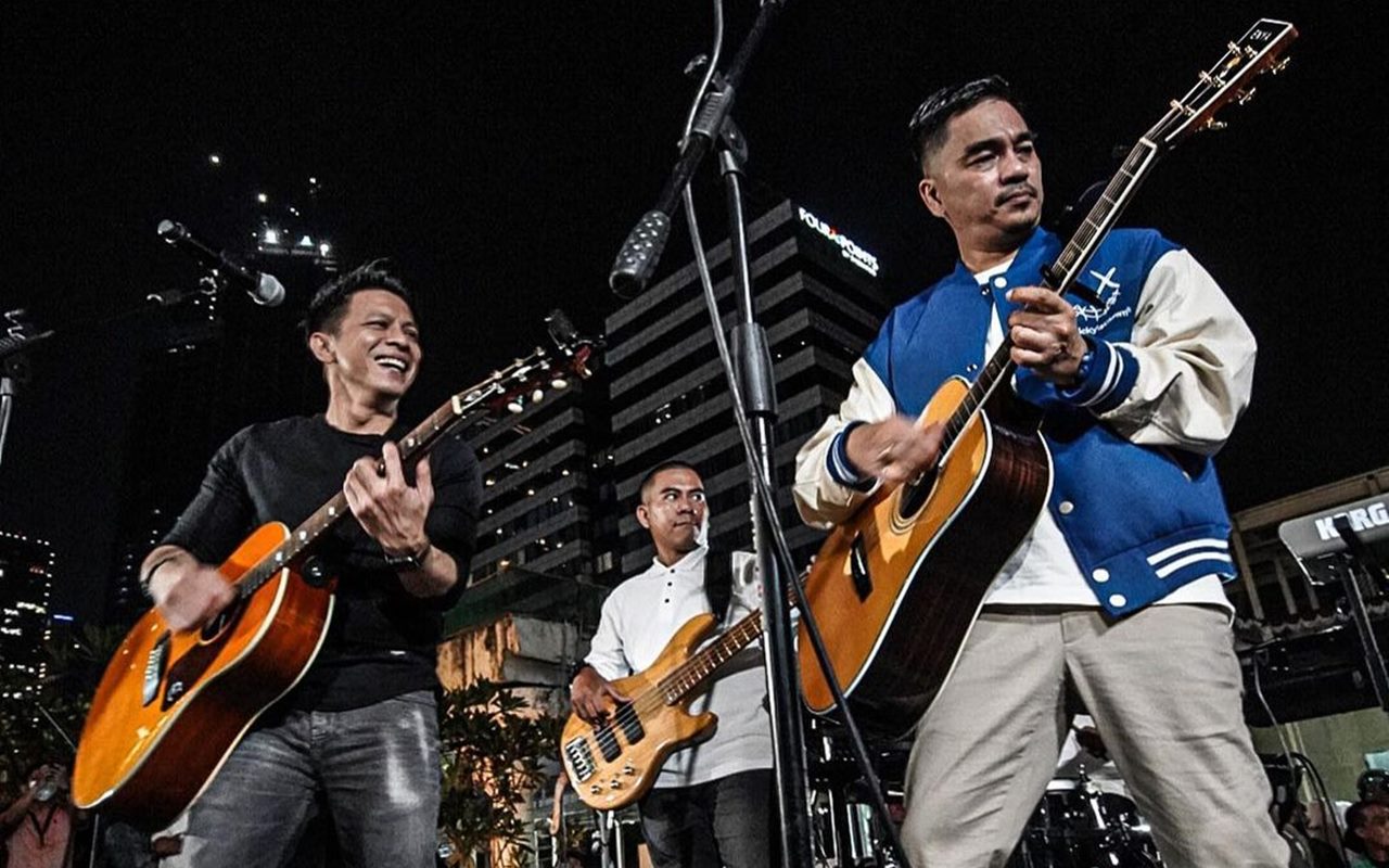 Ariel NOAH Tampil Dadakan Bareng Enda Ungu, Promosikan Konser DekadeXperience