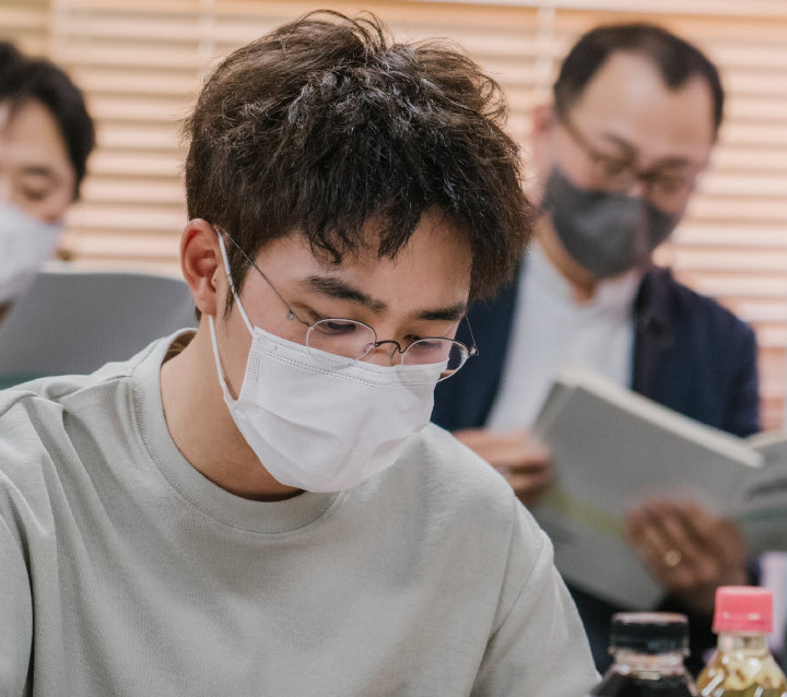 Gaya Rambut D.O. EXO Saat Hadiri Baca Naskah \'True Sword Battle\' Jadi Sorotan, Kenapa?
