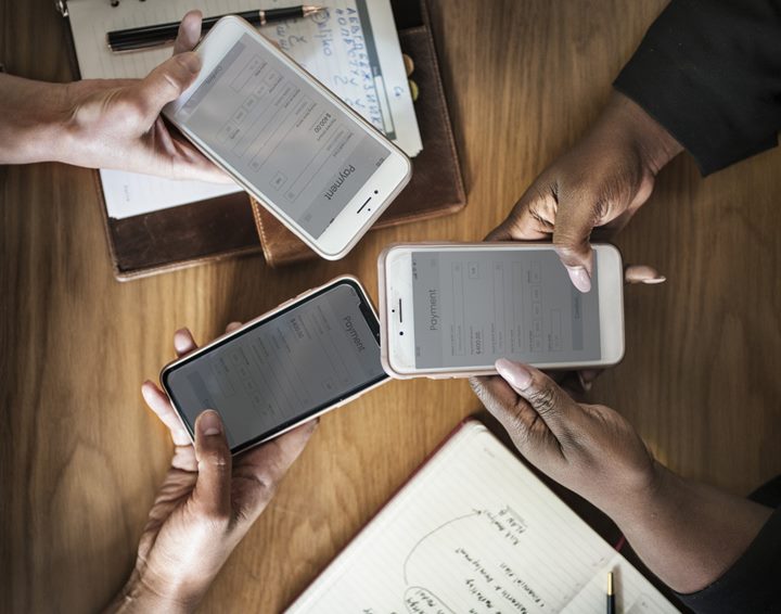 Buka Aplikasi E-Wallet/M-Banking Yang Diminati 