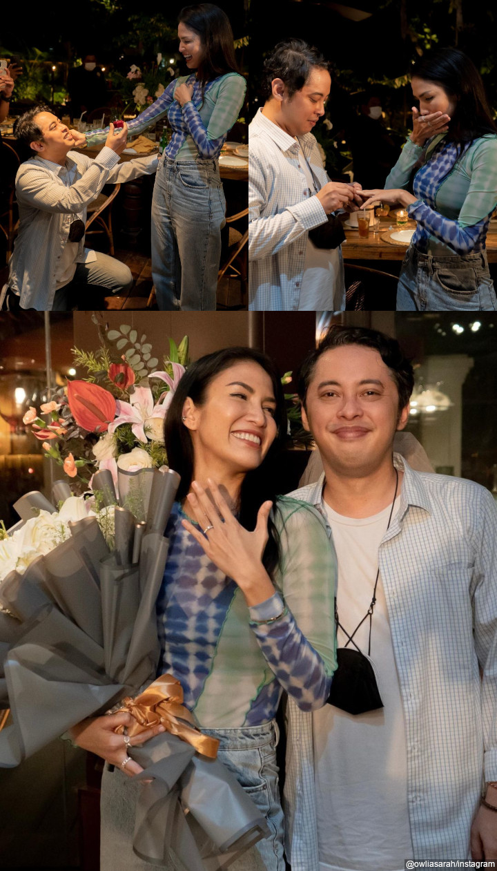 Momen Romantis Saat Dilamar