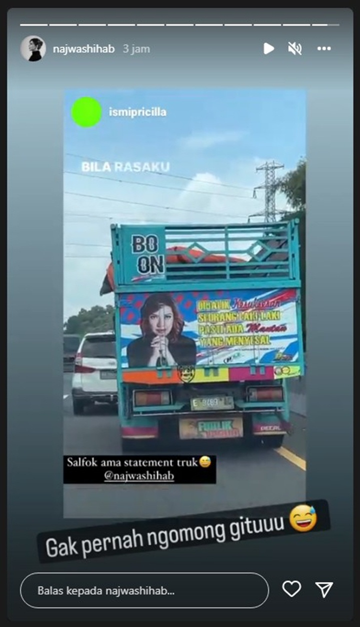 Foto Najwa Shihab Lagi-lagi Dipajang di Belakang Truk, Bagian Ini Kena \'Protes\' Foto Najwa Shihab Lagi-lagi Dipajang di Belakang Truk, Bagian Ini Kena \'Protes\'
