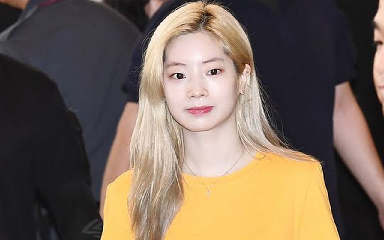 Biasa Tampil Simple, Dahyun Twice Bikin Heboh Usai Berbusana Bak Model Catwalk di Bandara