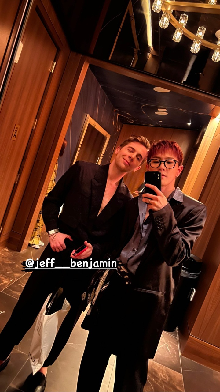 <i>Selfie</i> Dengan Jeff Benjamin