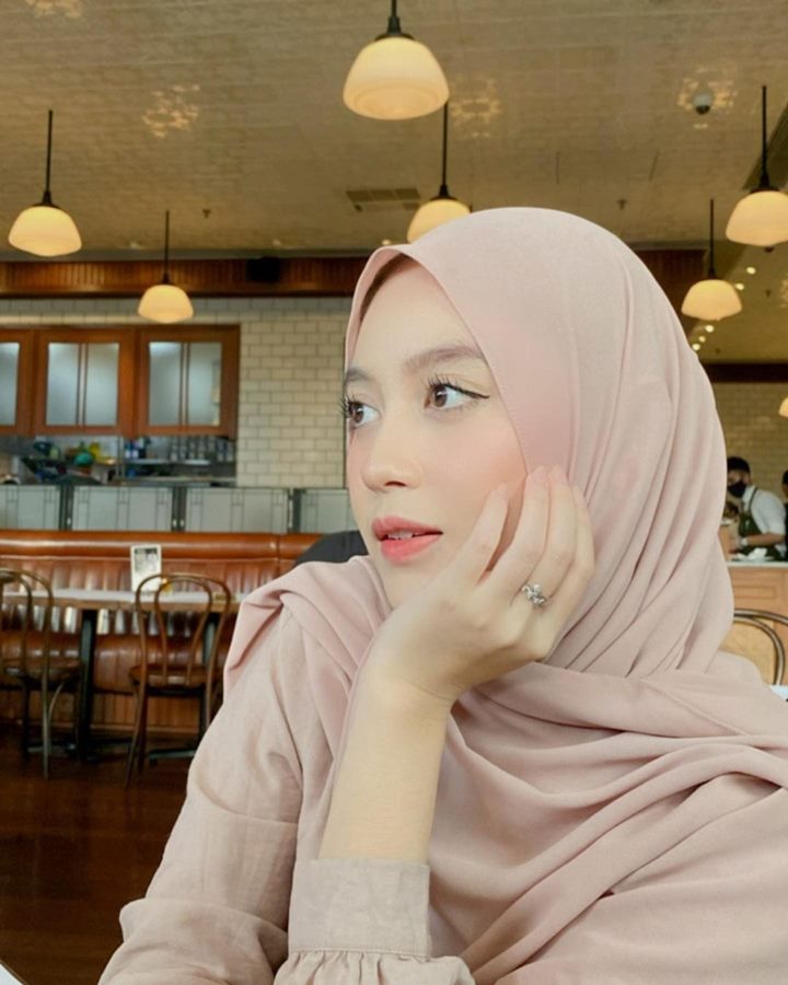 Akting Gak Kaleng-Kaleng