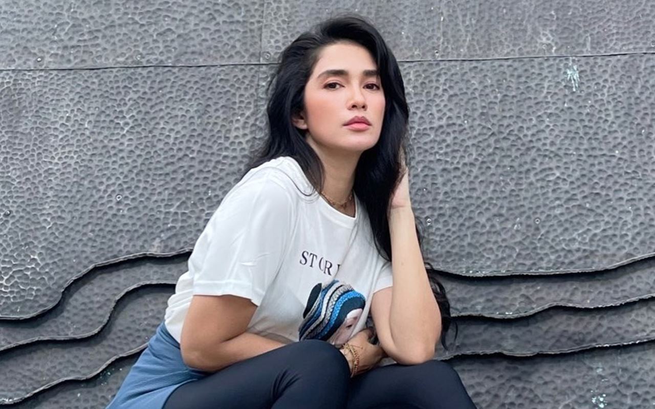 Ussy Sulistiawaty Umbar Foto Masih Gadis 19 Tahun Lalu, Tak Ada Beda Dengan Potret Masa Kini?
