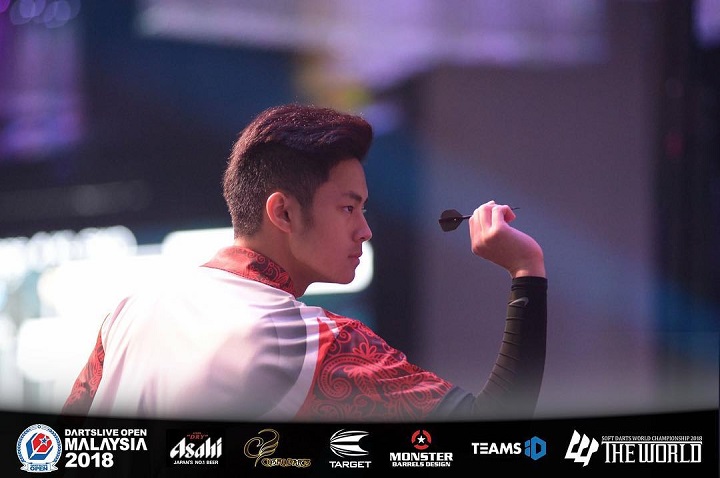 Atlet Darts Profesional