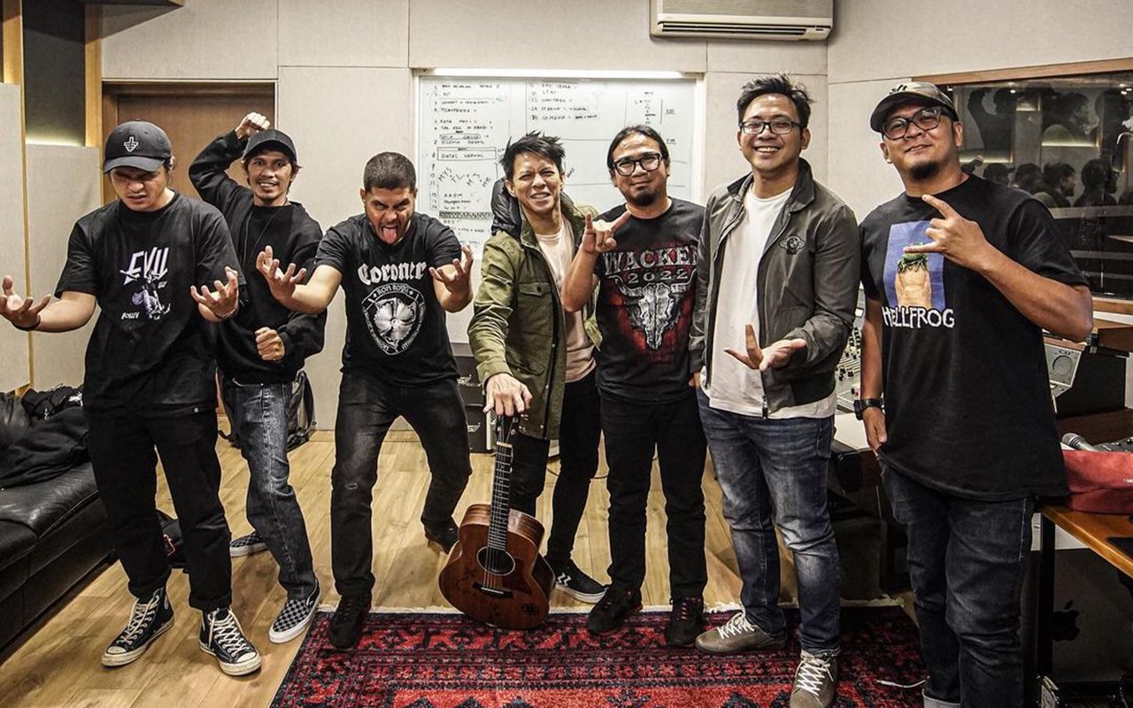 Konser DekadeXperience Digelar Hari Ini, NOAH dan Burgerkill Latihan Foto Bareng Penonton