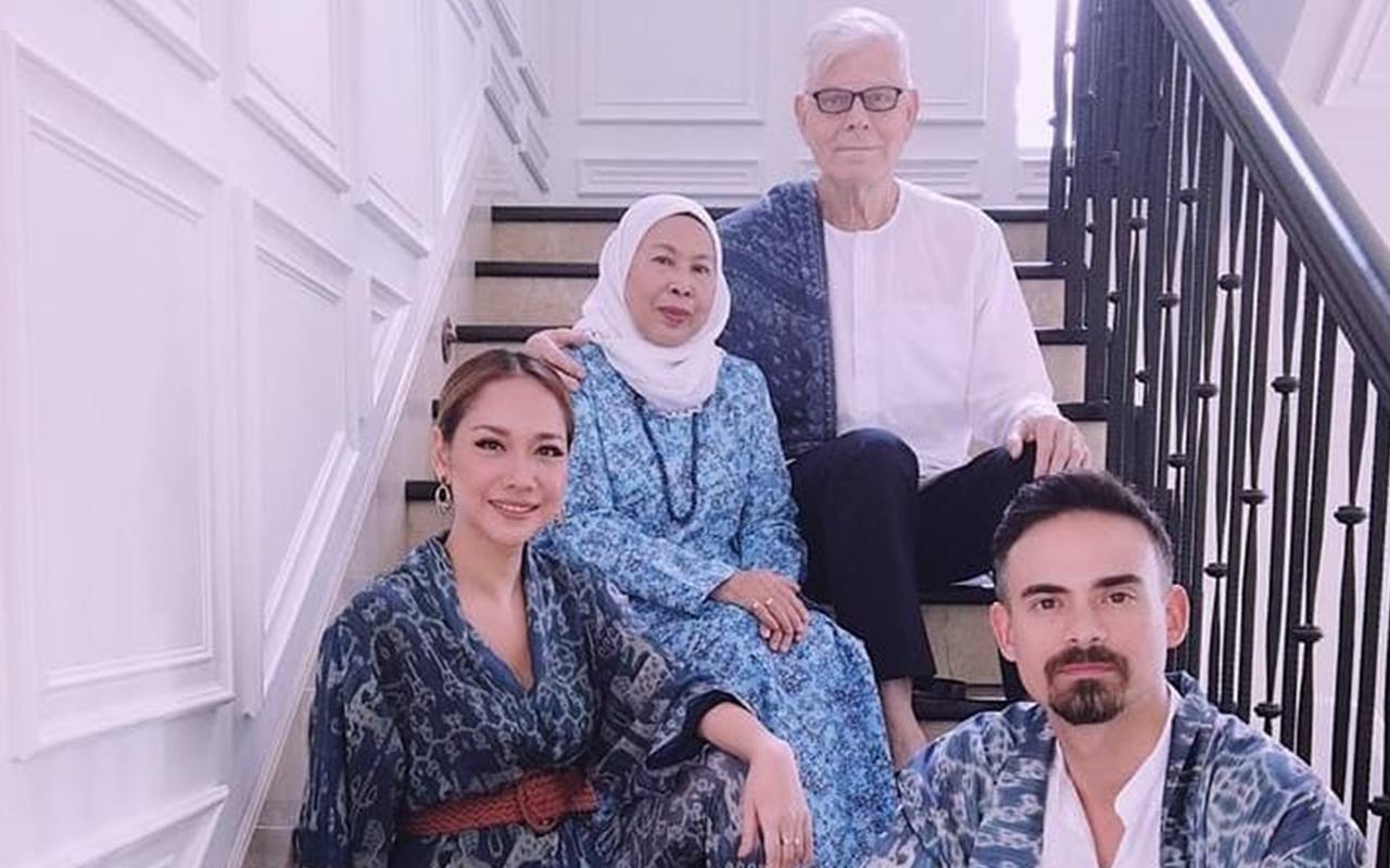 Ashraf Sinclair Ultah, BCL Bongkar Momen Haru Ayah-Ibu Mertua Berkunjung ke Jakarta