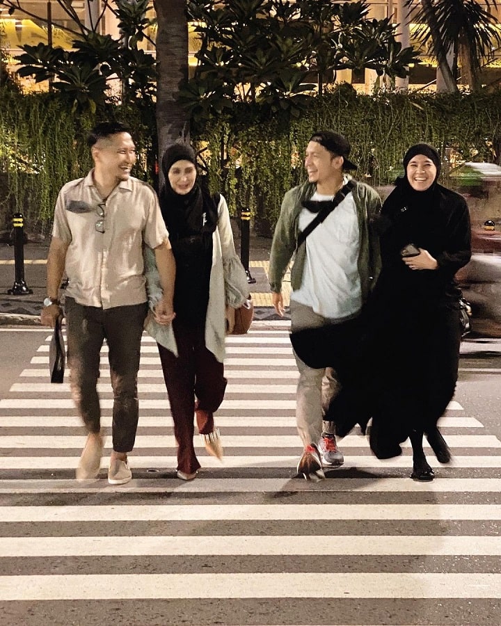Momen Manis Double Date