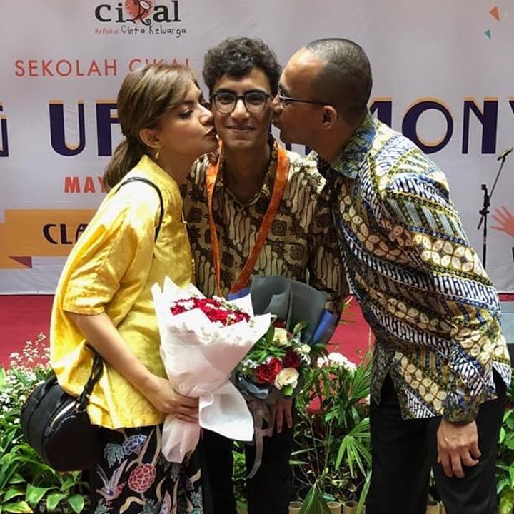 Momentum Wisuda Anak Sulung