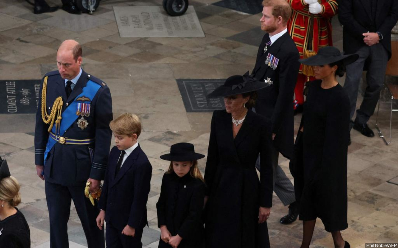 Detik-Detik Meghan Markle Tiba Di Westminster Abbey Bareng Camilla, Kate, George, Charlotte & Sophie