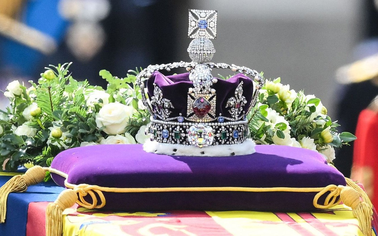 Seruan Menggema agar Berlian Mahkota Ratu Elizabeth II Dikembalikan ke Negara Asalnya
