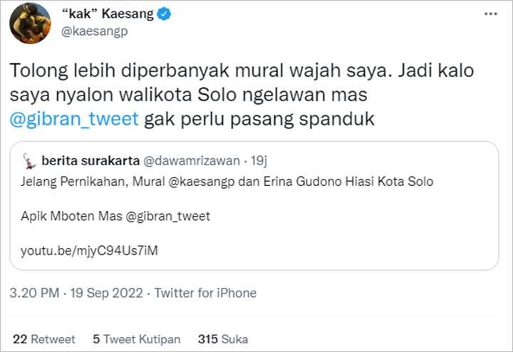 Intip Beda Reaksi Erina Gudono dan Kaesang Saat Dibuatkan Mural Berpakaian Pengantin Jawa