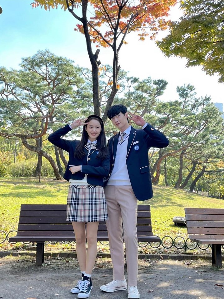 Yoona SNSD Blak-Blakan Merasa Bahagia Jadi Istri Lee Jong Suk di \'Big Mouth\'