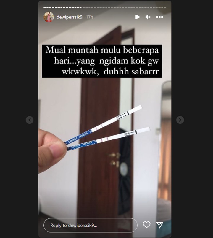 Dewi Persik Mendadak Pamer Testpack Positif Hamil Usai Sebulan Menjanda, Akui Mual dan Ngidam