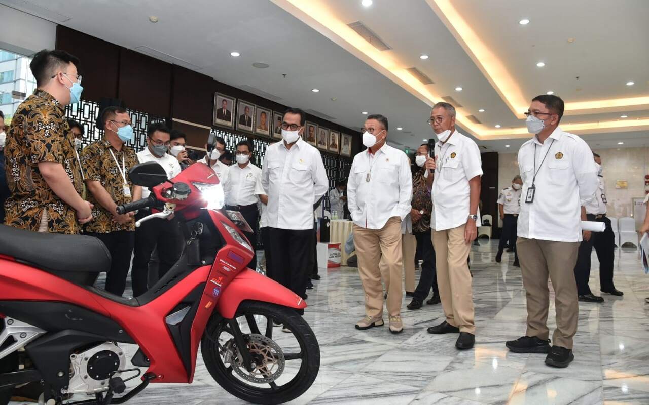 Pemerintah Percepat Konversi Motor BBM ke Listrik, Bakal Ada Subsidi?