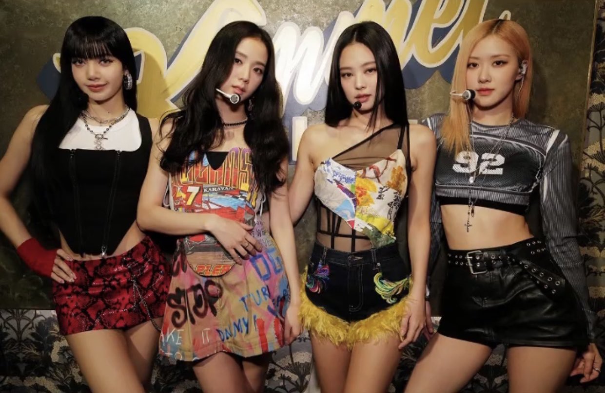 Jennie BLACKPINK Ubah Outfit Elegan Jadi Seksi untuk 'Shut Down' di