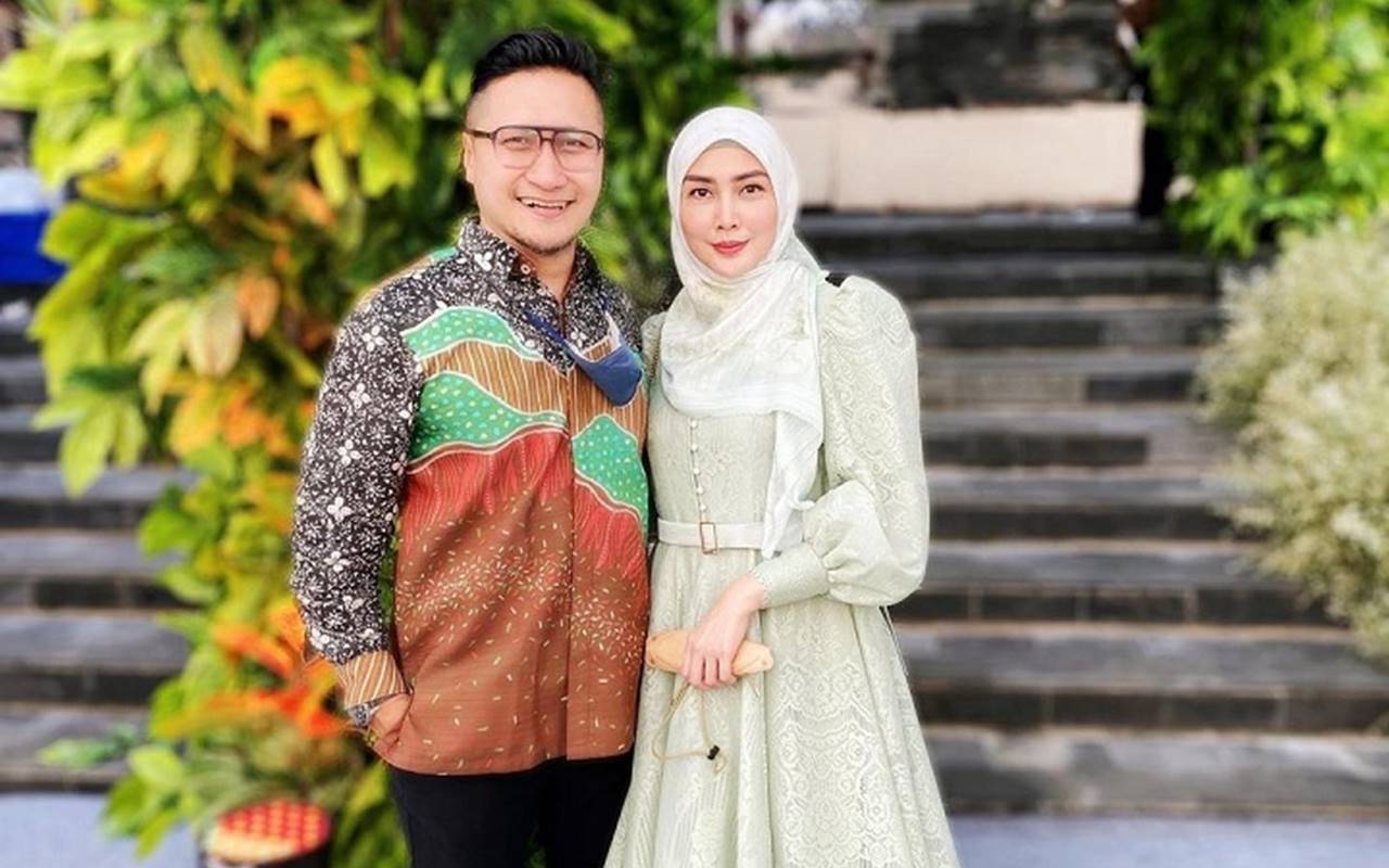 Arie Untung Diisukan Poligami, Fenita Arie Bongkar Kondisi Rumah Tangga