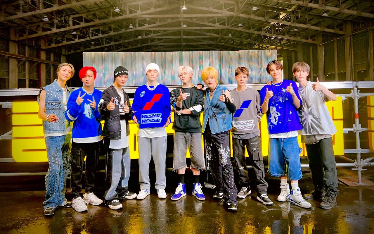 NCT 127 Salip 'Sticker' dengan '2 Baddies' Terjual 1,2 Juta Copy, Netizen Tanggapi Begini