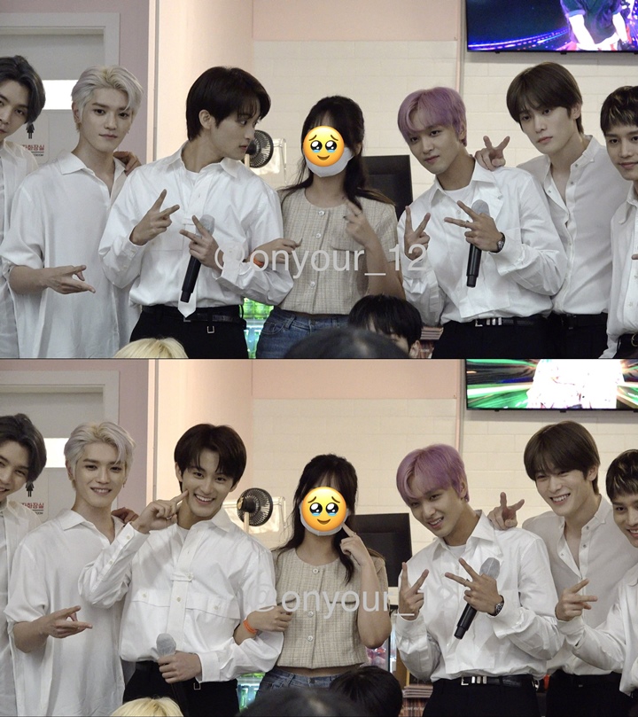 Mark Lee Ceria Gandeng Cewek Saat Foto Bareng Member NCT 127