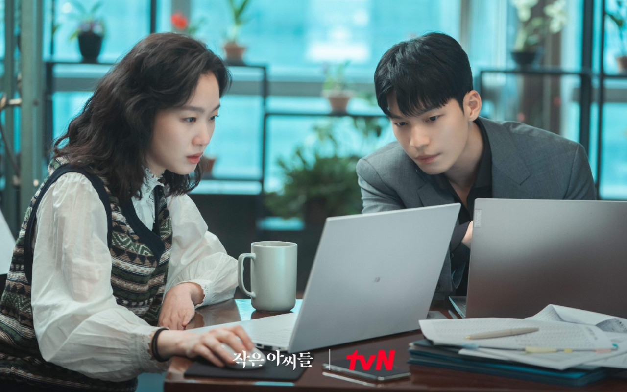 Hubungan Kim Go Eun & Wi Ha Joon Bakal Alami Perubahan, Produser 'Little Women' Beri Bocoran Penting