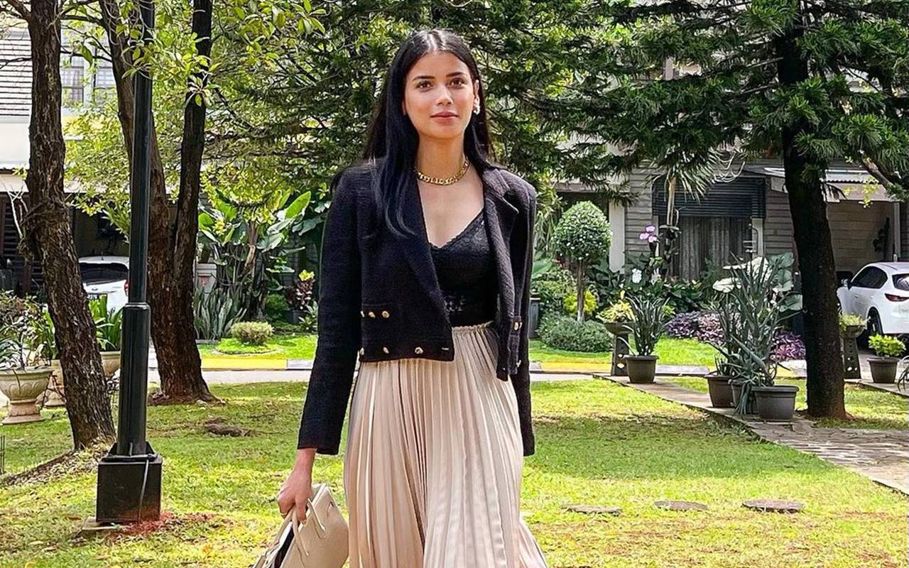 Diajak Suami ke 'Dunia Surgawi', Aksi Sabrina Chairunnisa 'Grasak-Grusuk' Lakukan Hal Ini Disorot